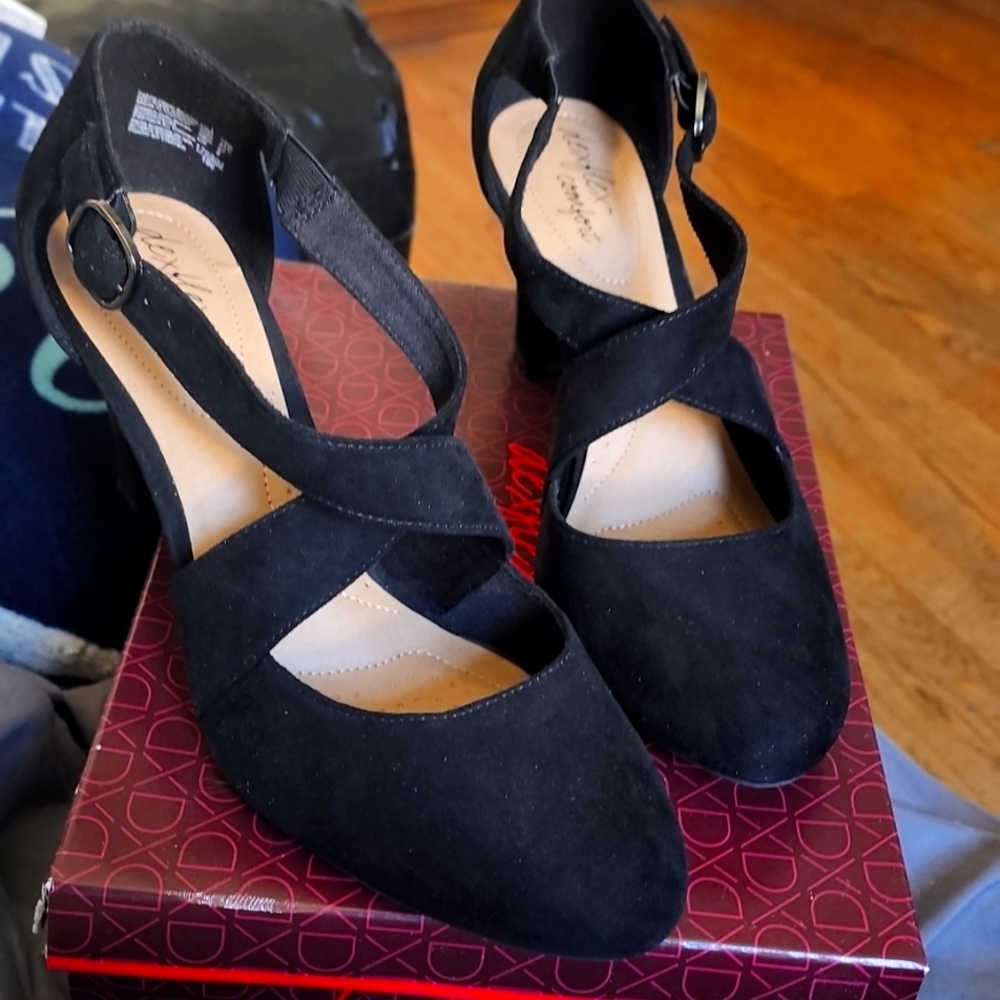 Woman's shoes